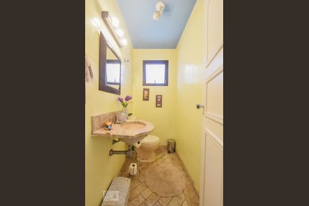 Casa à venda com 190m², 4 quartos e 2 vagasLavabo