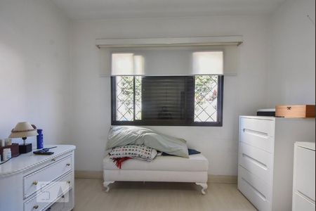 Casa à venda com 190m², 4 quartos e 2 vagasSuíte 01