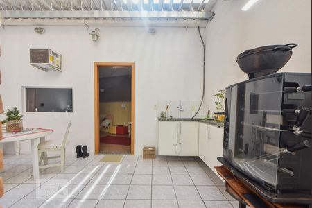 Casa à venda com 190m², 4 quartos e 2 vagasÁrea de Externa com churrasqueira