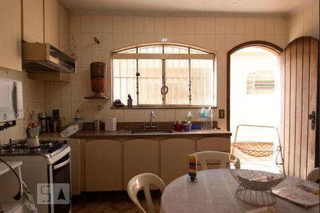 Casa à venda com 552m², 4 quartos e 7 vagasCozinha