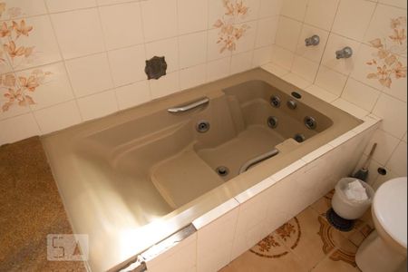 Casa à venda com 552m², 4 quartos e 7 vagasBanheiro da Suíte 4