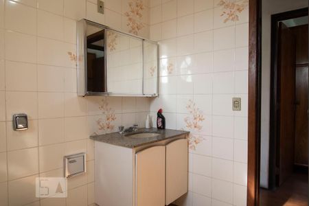 Casa à venda com 552m², 4 quartos e 7 vagasBanheiro da Suíte 4