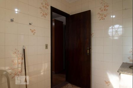 Casa à venda com 552m², 4 quartos e 7 vagasBanheiro da Suíte 2