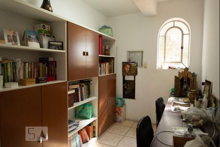 Casa à venda com 552m², 4 quartos e 7 vagasEscritório