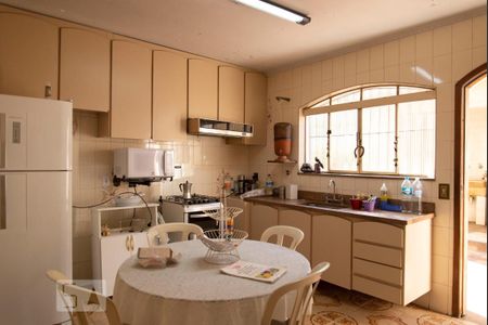 Casa à venda com 552m², 4 quartos e 7 vagasCozinha