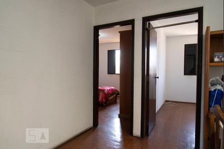 Casa à venda com 552m², 4 quartos e 7 vagasHall entre os Quartos