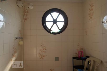 Casa à venda com 552m², 4 quartos e 7 vagasBanheiro da Suíte 2