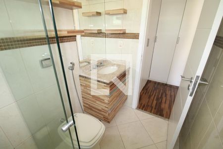Casa de condomínio para alugar com 238m², 3 quartos e 4 vagasBanheiro 3