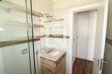 Casa de condomínio para alugar com 238m², 3 quartos e 4 vagasBanheiro 3