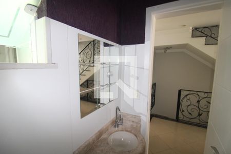 Casa de condomínio para alugar com 238m², 3 quartos e 4 vagasLavabo