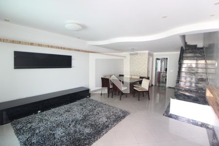 Sala de casa de condomínio para alugar com 3 quartos, 238m² em Jardim São Paulo, São Paulo
