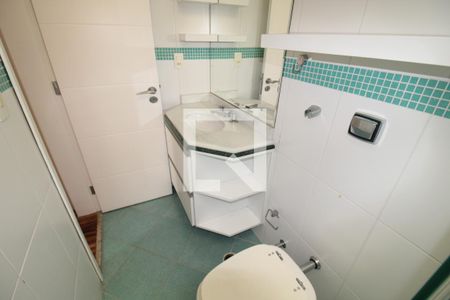 Banheiro 2 de casa de condomínio para alugar com 3 quartos, 238m² em Jardim São Paulo, São Paulo
