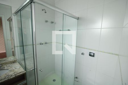 Casa de condomínio para alugar com 238m², 3 quartos e 4 vagasBanheiro 1