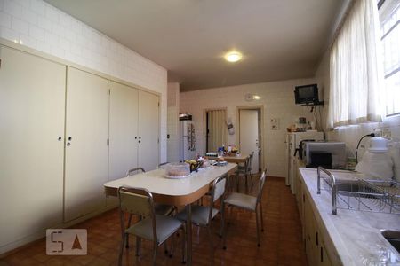 Casa à venda com 450m², 5 quartos e 3 vagasCozinha