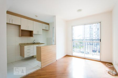 Sala de apartamento para alugar com 2 quartos, 50m² em Vila Metalurgica, Santo André