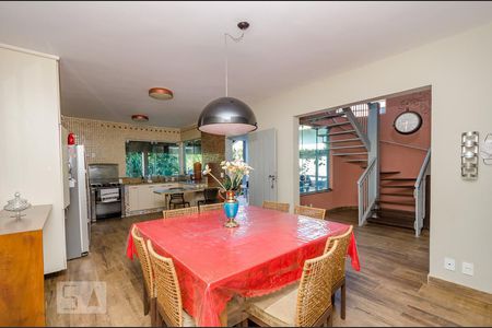 Casa para alugar com 215m², 4 quartos e 6 vagas Casa para alugar com 215m², 4 quartos e 6 vagasSala de Jantar