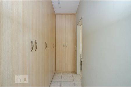 Casa para alugar com 215m², 4 quartos e 6 vagas Casa para alugar com 215m², 4 quartos e 6 vagasSuíte