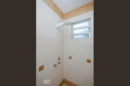 Casa para alugar com 215m², 4 quartos e 6 vagas Casa para alugar com 215m², 4 quartos e 6 vagasBanheiro de Serviço