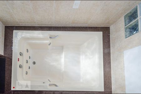 Casa para alugar com 215m², 4 quartos e 6 vagas Casa para alugar com 215m², 4 quartos e 6 vagasBanheiro da Suíte