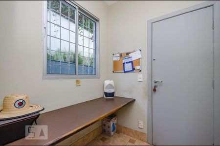 Casa para alugar com 215m², 4 quartos e 6 vagas Casa para alugar com 215m², 4 quartos e 6 vagasQuarto de Serviço