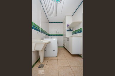 Casa para alugar com 215m², 4 quartos e 6 vagas Casa para alugar com 215m², 4 quartos e 6 vagasÁrea de Serviço