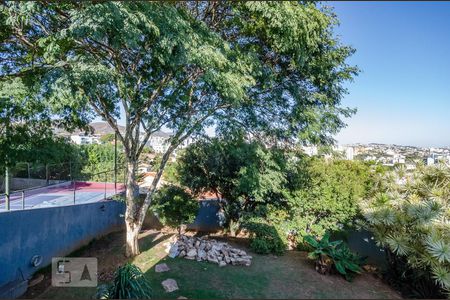 Casa para alugar com 215m², 4 quartos e 6 vagas Casa para alugar com 215m², 4 quartos e 6 vagasvaranda