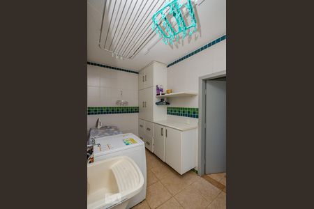 Casa para alugar com 215m², 4 quartos e 6 vagas Casa para alugar com 215m², 4 quartos e 6 vagasÁrea de Serviço