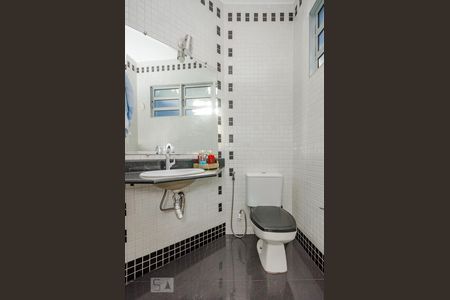 Casa para alugar com 215m², 4 quartos e 6 vagas Casa para alugar com 215m², 4 quartos e 6 vagasLavabo