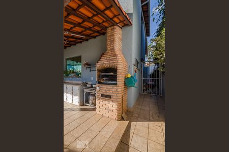 Casa para alugar com 215m², 4 quartos e 6 vagasÁrea Externa - churrasqueira