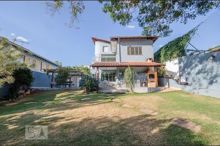 Casa para alugar com 215m², 4 quartos e 6 vagasÁrea Externa