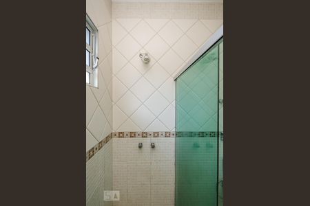 Casa para alugar com 215m², 4 quartos e 6 vagas Casa para alugar com 215m², 4 quartos e 6 vagasBanheiro Social