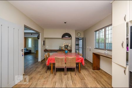 Casa para alugar com 215m², 4 quartos e 6 vagas Casa para alugar com 215m², 4 quartos e 6 vagasSala de Jantar