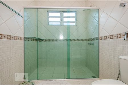 Casa para alugar com 215m², 4 quartos e 6 vagas Casa para alugar com 215m², 4 quartos e 6 vagasBanheiro Social
