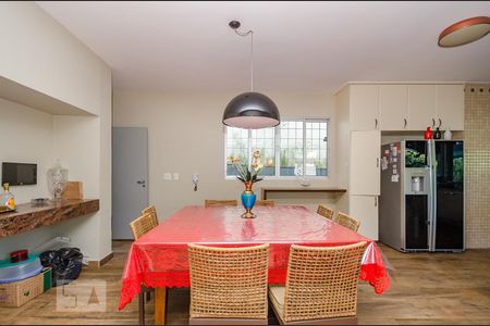 Casa para alugar com 215m², 4 quartos e 6 vagas Casa para alugar com 215m², 4 quartos e 6 vagasSala de Jantar