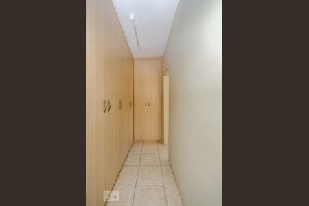 Casa para alugar com 215m², 4 quartos e 6 vagas Casa para alugar com 215m², 4 quartos e 6 vagasSuíte