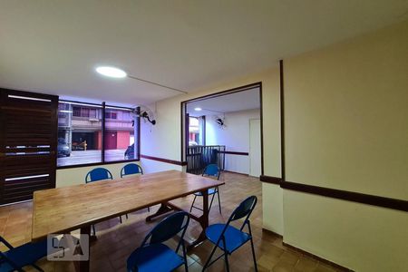 Apartamento à venda com 70m², 3 quartos e 1 vaga Apartamento à venda com 70m², 3 quartos e 1 vagaÁrea comum - Salão de festas