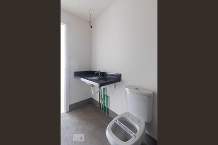 Banheiro de kitnet/studio à venda com 1 quarto, 35m² em Glória, Porto Alegre
