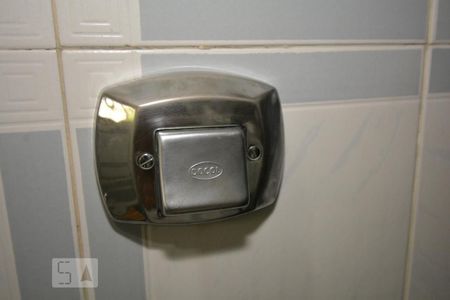 Casa à venda com 240m², 4 quartos e 2 vagasBanheiro da Suíte 1 do Segundo Piso