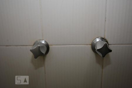 Casa à venda com 240m², 4 quartos e 2 vagasBanheiro da Suíte 2 do Segundo Piso