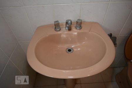 Casa à venda com 240m², 4 quartos e 2 vagasBanheiro da Churrasqueira