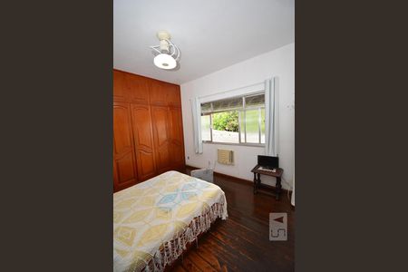 Casa à venda com 240m², 4 quartos e 2 vagasSuíte 1 do Segundo Piso