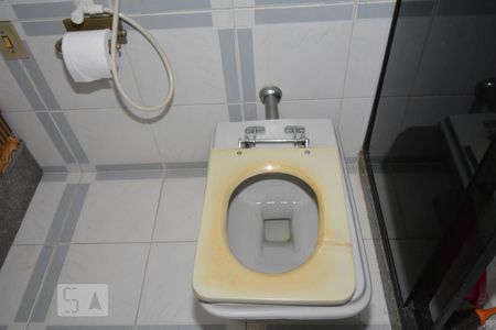 Casa à venda com 240m², 4 quartos e 2 vagasBanheiro da Suíte 1 do Segundo Piso