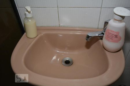 Casa à venda com 240m², 4 quartos e 2 vagasBanheiro da Suíte 2 do Segundo Piso