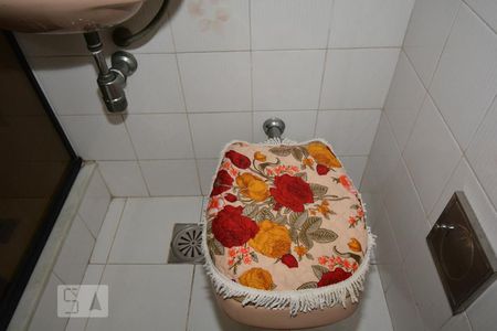 Casa à venda com 240m², 4 quartos e 2 vagasBanheiro da Suíte 2 do Segundo Piso