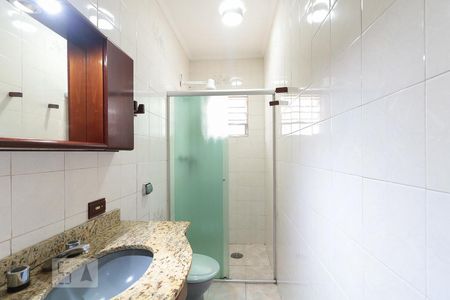 Banheiro de kitnet/studio para alugar com 1 quarto, 17m² em Bonfim, Osasco