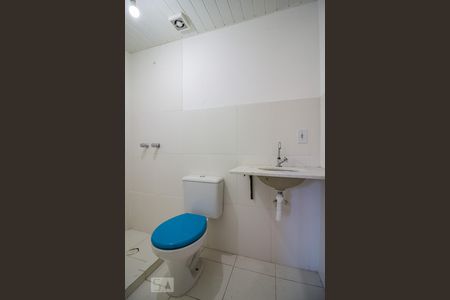 banheiro da suite de apartamento à venda com 2 quartos, 56m² em Teresópolis, Porto Alegre