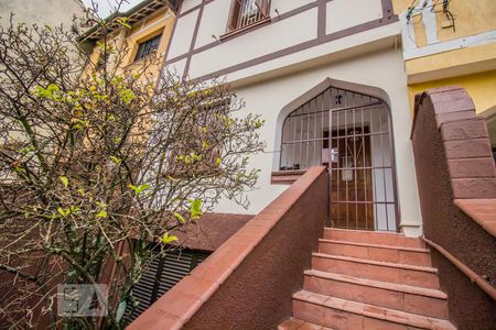 Casa para alugar com 180m², 3 quartos e 3 vagasFachada