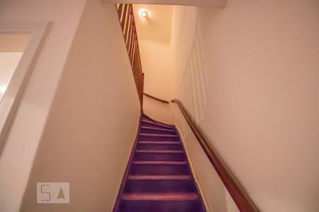 Casa para alugar com 180m², 3 quartos e 3 vagasEscada