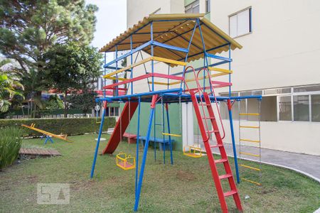 Apartamento para alugar com 49m², 2 quartos e 1 vaga Apartamento para alugar com 49m², 2 quartos e 1 vagaÁrea Comum - Playground