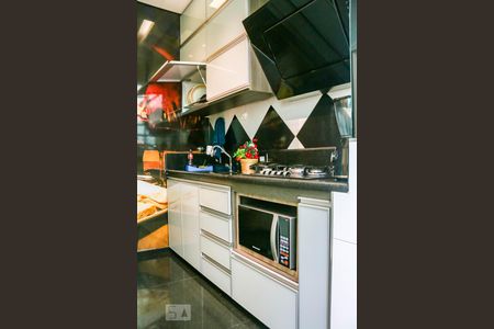 Apartamento à venda com 110m², 4 quartos e 2 vagas Apartamento à venda com 110m², 4 quartos e 2 vagasCozinha